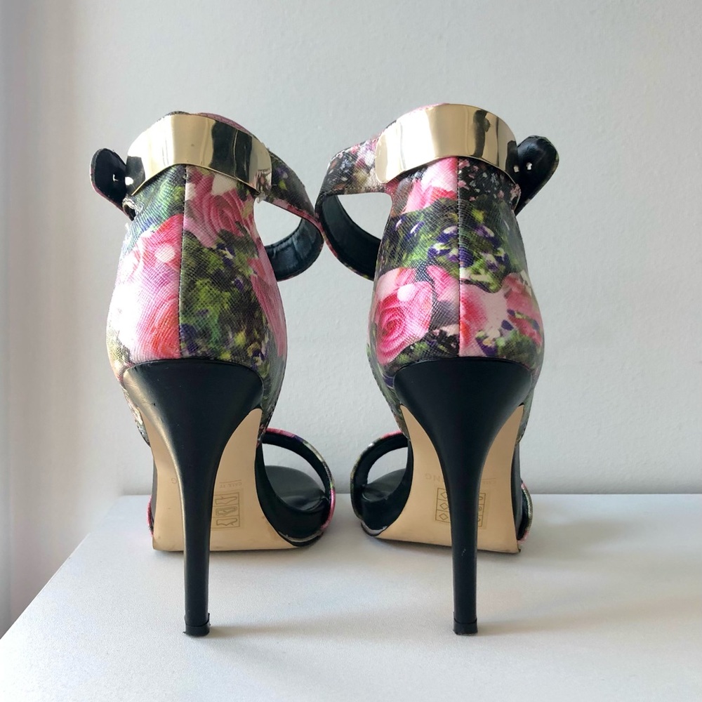 Flowery heels - Picture 2 of 2